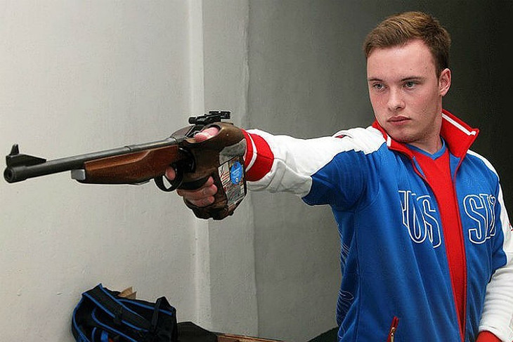 Артем Черноусов выиграл серебряную медаль на Кубке мира по пулевой стрельбе
