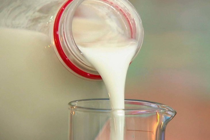 Власти Иркутска предупредили горожан о поддельной молочной продукции