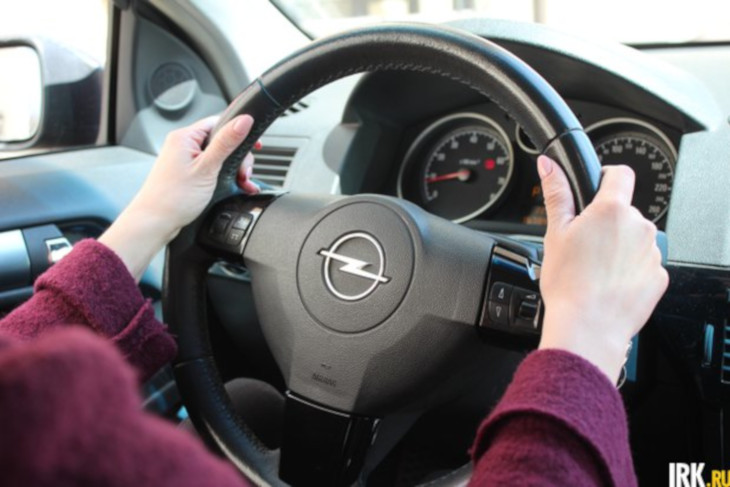 МВД России предлагает разрешить несовершеннолетним водить машину