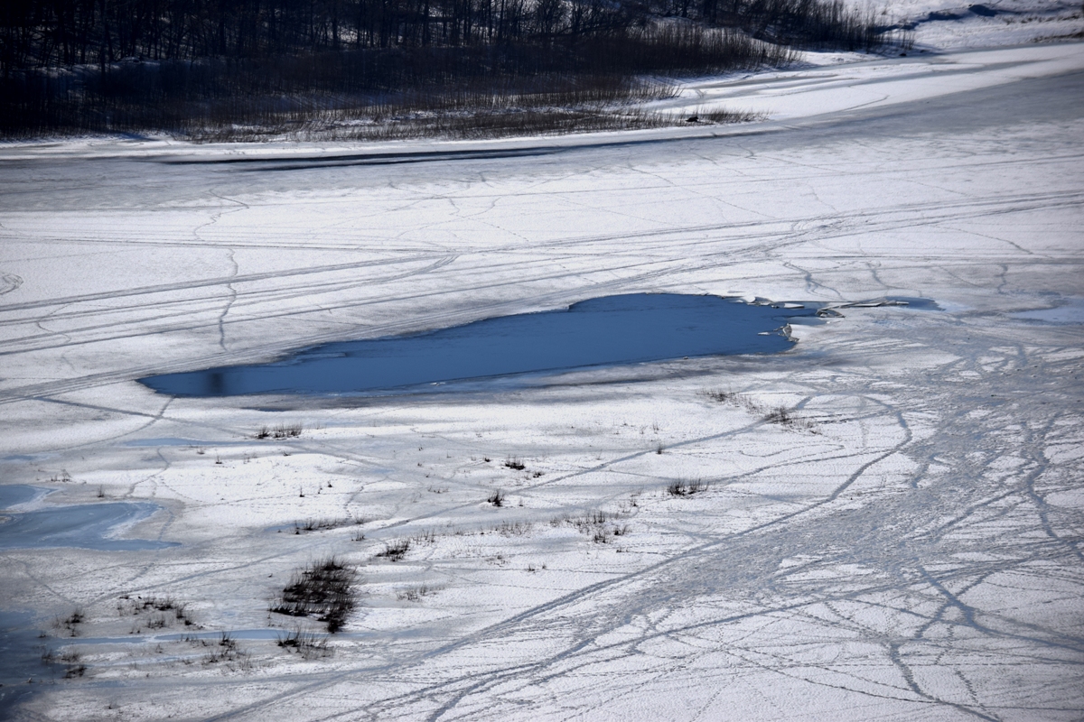 В Башкирии двое рыбаков провалились под лед и утонули